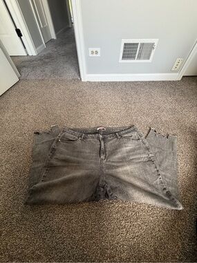 ARULA Black Gray Faded Jeans